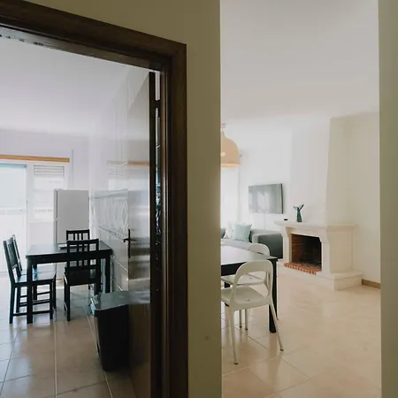 16 - Casa Larinha דירה *